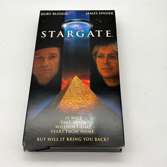 Stargate (VHS, 1995) Vintage Kurt Russell James Spader. (VB1) - Picture 1 of 3